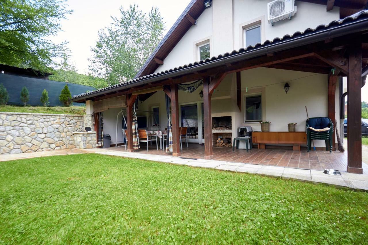 Charming Luxury Villa ซาราเยโว ภายนอก รูปภาพ